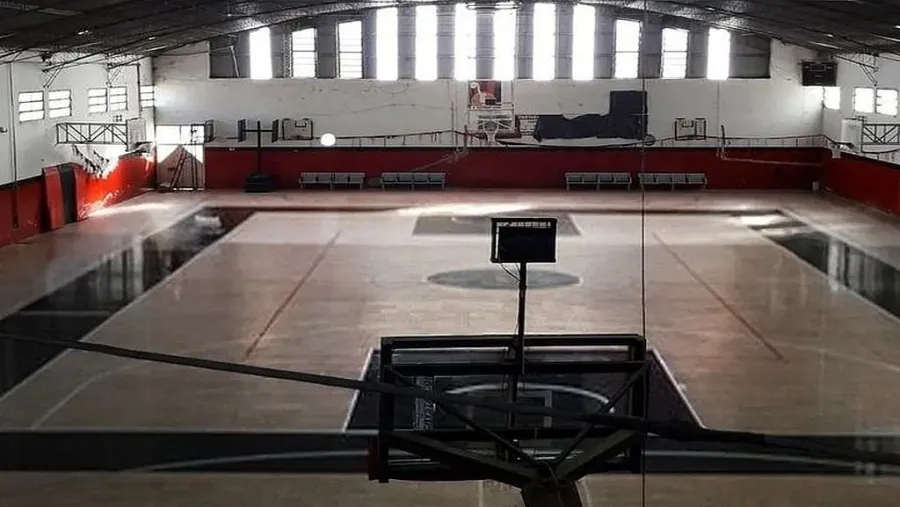 Patronato comenzará el nuevo año con la instalación del piso deportivo Patronato comenzará el nuevo año con la instalación del piso deportivo