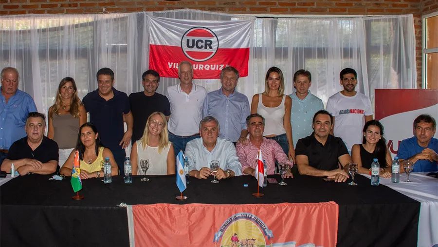 La dirigencia de la UCR acompañó al campamento de la Juventud Radical en Villa Urquiza.