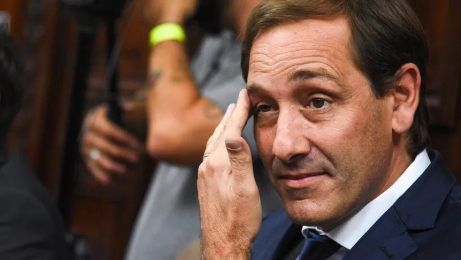 El Gobierno echó a Garro tras pedirle a Messi que se disculpe por cánticos contra Francia El Gobierno echó a Garro tras pedirle a Messi que se disculpe por cánticos contra Francia