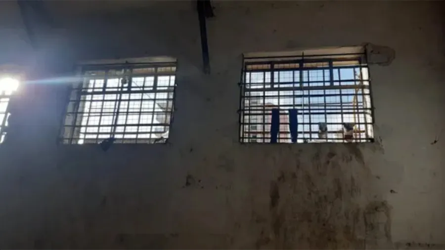 Autoridades judiciales, municipales y del Colegio de Abogados hallaron graves deficiencias en las condiciones de detención que se realiza en la Jefatura Departamental de Gualeguaychú. Autoridades judiciales, municipales y del Colegio de Abogados hallaron graves deficiencias en las condiciones de detención que se realiza en la Jefatura Departamental de Gualeguaychú.