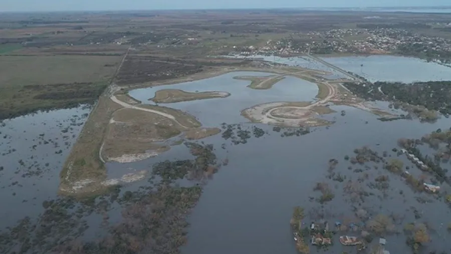 El conflicto ambiental y social generado por la presencia de Amarras tuvo otro revés judicial. La sociedad espera desde hace año que se cumplan las sentencias judiciales. El conflicto ambiental y social generado por la presencia de Amarras tuvo otro revés judicial. La sociedad espera desde hace año que se cumplan las sentencias judiciales.
