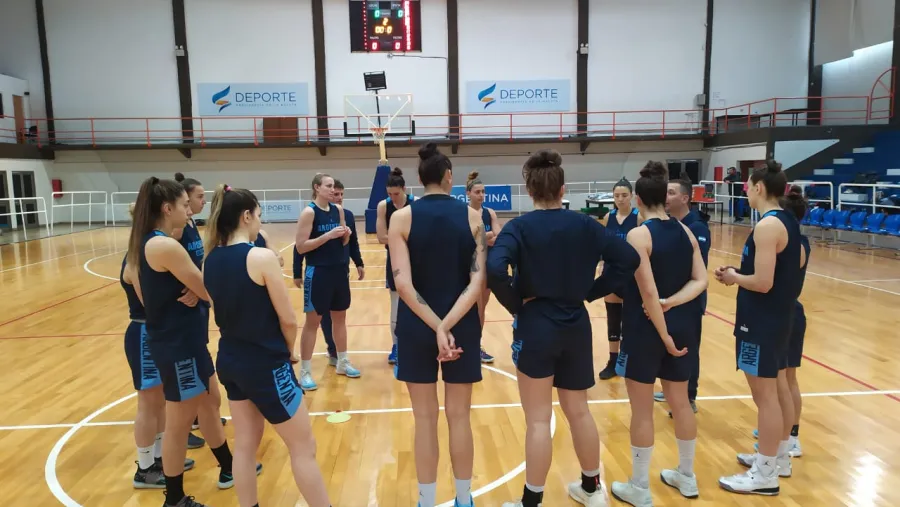 Con entrerrianas, las “Gigantes” iniciaron su concentración rumbo a la AmeriCup Con entrerrianas, las “Gigantes” iniciaron su concentración rumbo a la AmeriCup