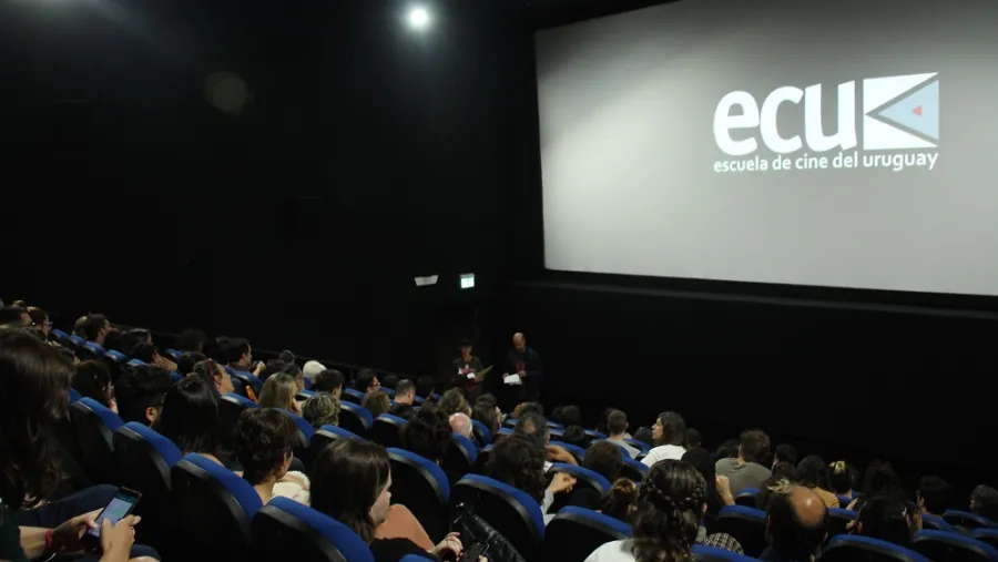  Escuela de Cine del Uruguay 
