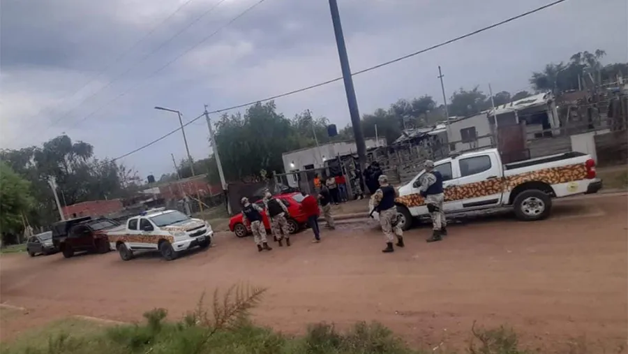 El allanamiento se realizó en un domicilio del barrio 20 Viviendas de Gualeguaychú, donde se procedió a detener a una persona.
