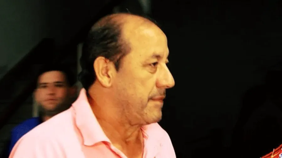 Detenido. Detenido.