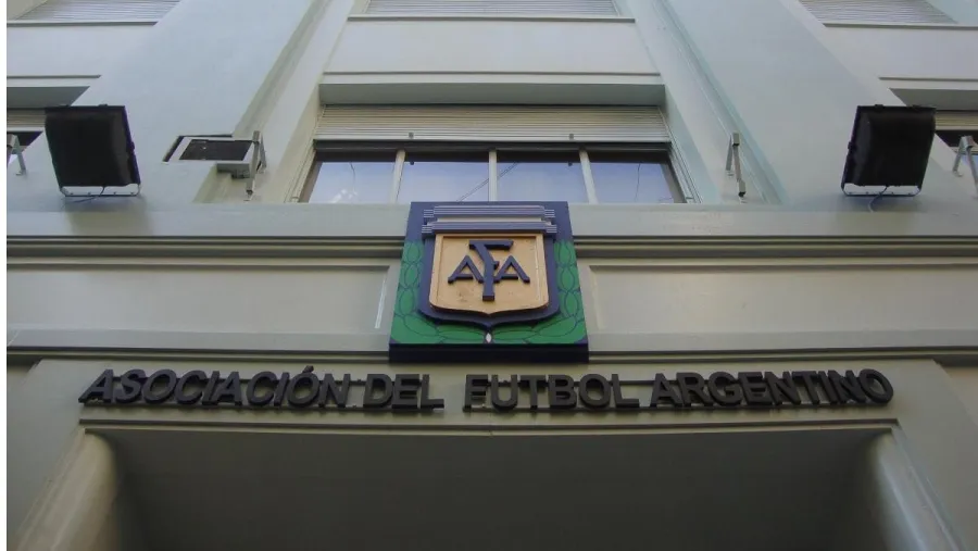 La AFA decidió eliminar el tercer descenso de la Primera Nacional La AFA decidió eliminar el tercer descenso de la Primera Nacional