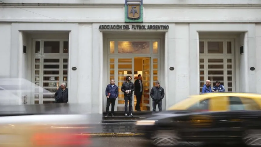 Postergaron la reunión para tratar la posible vuelta del fútbol argentino