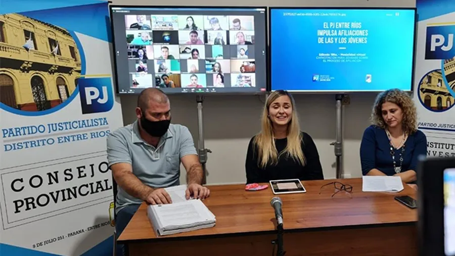 El Partido Justicialista Distrito Entre Ríos, realizó este sábado, una capacitación que apunta a fortalecer las afiliaciones partidarias de jóvenes en el territorio provincial. El Partido Justicialista Distrito Entre Ríos, realizó este sábado, una capacitación que apunta a fortalecer las afiliaciones partidarias de jóvenes en el territorio provincial.