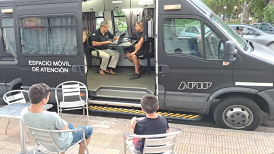 El espacio móvil de la AFIP estará hasta este lunes en Gualeguaychú.