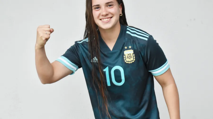 La crespense Agostina Holzheier buscará su lugar en un amistoso internacional La crespense Agostina Holzheier buscará su lugar en un amistoso internacional