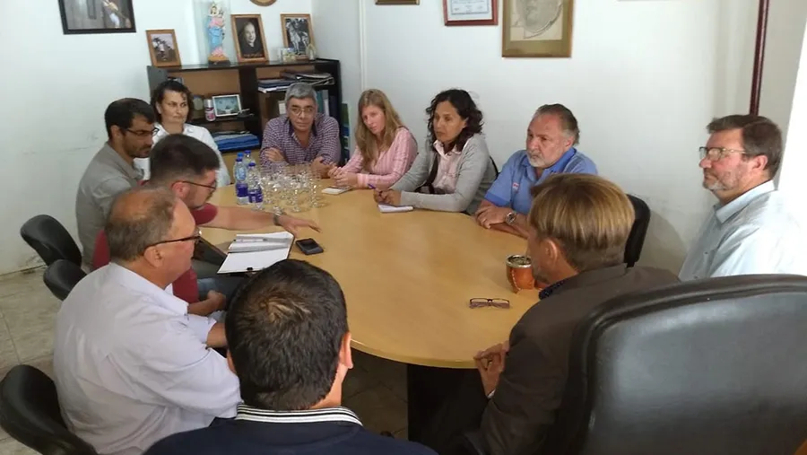 La Mesa de Buenas Prácticas Agropecuarias valoró el protocolo que se aplica en la Municipalidad de Colonia Elia para controlar las aplicaciones de agrotóxicos y recomendó que esa experiencia sea replicada en toda la provincia.