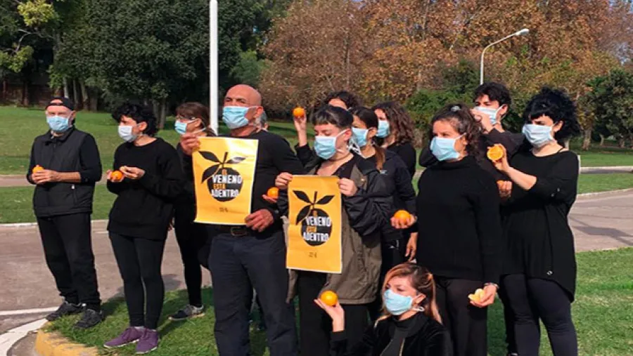 Realizaron una “intervención” para alertar sobre los agrotóxicos