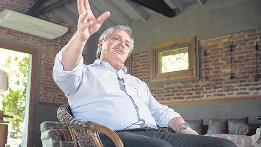 Alberto Fernández explicó cuáles serán primeras decisiones que adoptará en su gobierno, también dio señales sobre la economía que se viene y puso una prioridad: “No hay nada más urgente que la pobreza y el hambre”. (Fotografía Adrián Pérez).