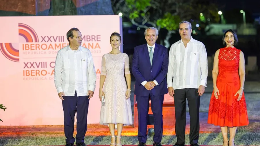 Cambio climático y acuerdo Mercosur-Unión Europea, son ejes de la agenda que impulsa Alberto Fernández en la Cumbre Iberoamericana. Cambio climático y acuerdo Mercosur-Unión Europea, son ejes de la agenda que impulsa Alberto Fernández en la Cumbre Iberoamericana.