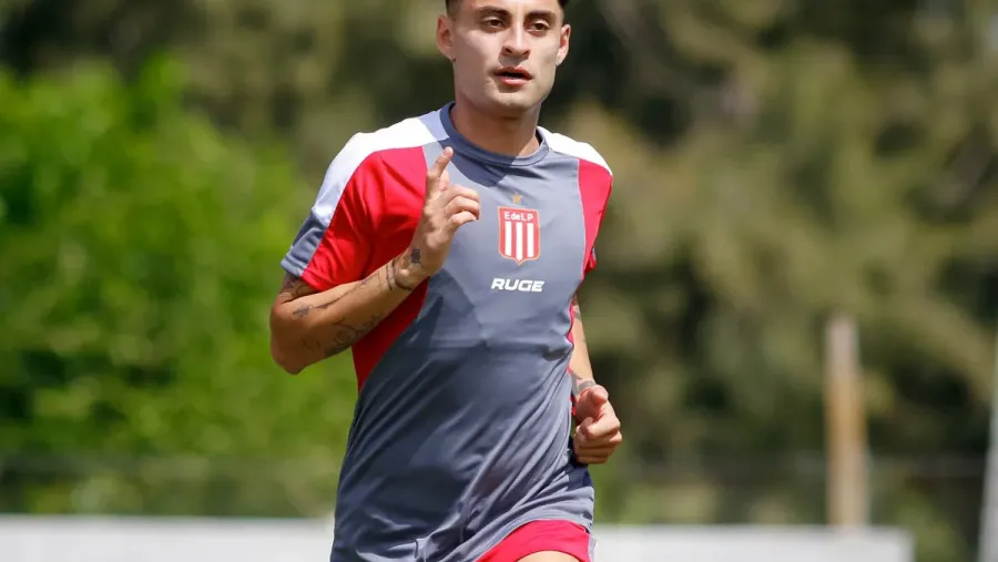 Javier Altamirano ya recibió el alta tras la convulsión que sufrió ante Boca Javier Altamirano ya recibió el alta tras la convulsión que sufrió ante Boca