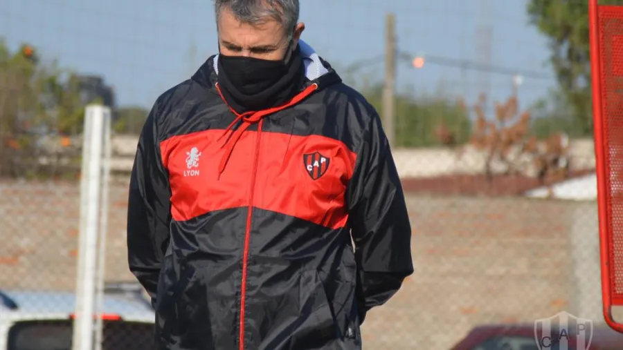 Lautaro Geminiani fue el único ausente en la vuelta a las  prácticas de Patronato