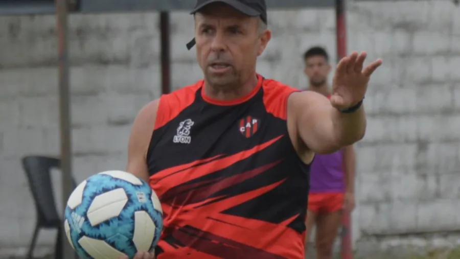 “Con esta nueva etapa se renueva el entusiasmo y los objetivos”, indicó el DT de Patronato