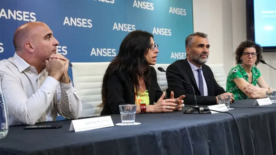 La ANSES resolvió postergar el pago del Ingreso Familiar de Emergencia (IFE) para evitar las aglomeraciones ante los organismos de pago.