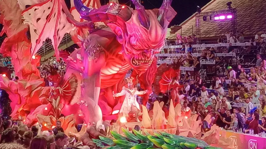 El orden de desfile en esta segunda noche será el siguiente: Ará Yeví (Club Tiro Federal), Papelitos (Club Juventud Unida), Marí Marí (Club Central Entrerriano) y Kamarr (Centro Social y Cultural Sirio Libanés). El orden de desfile en esta segunda noche será el siguiente: Ará Yeví (Club Tiro Federal), Papelitos (Club Juventud Unida), Marí Marí (Club Central Entrerriano) y Kamarr (Centro Social y Cultural Sirio Libanés).