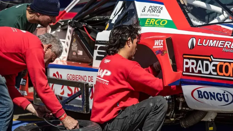 Arman una nueva Dodge de Turismo Carretera en Entre Ríos