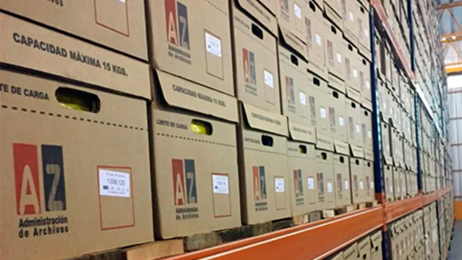 La caja robada contenía parte de los cheques que eran prueba en la causa de los contratos truchos de la Legislatura y que fueron remitidos por la empresa AZ Administración de Archivos SA. La Fiscalía abrió una causa por "sustracción de medios de prueba", que impone una pena de un mes a cuatro años de prisión.
