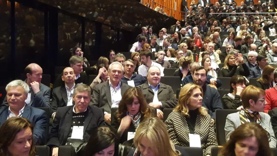 Benedetti participó de la reunión de gabinete ampliado