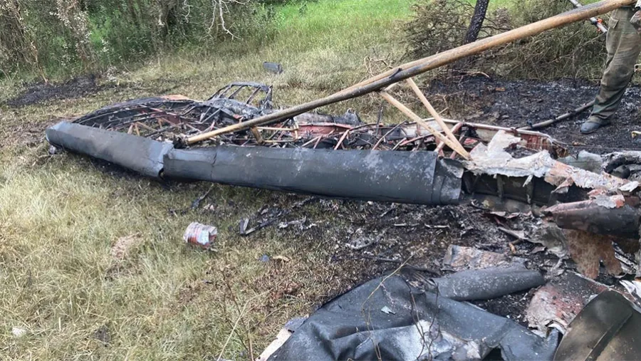La avioneta accidentada fue hallada en un monte a 15 kilómetros al Sur Este de Alcaraz. Su piloto permanece en grave estado de salud.