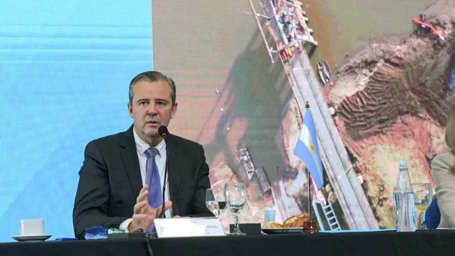 Bahl expuso las acciones para mitigar los problemas que provoca la bajante del río Paraná
