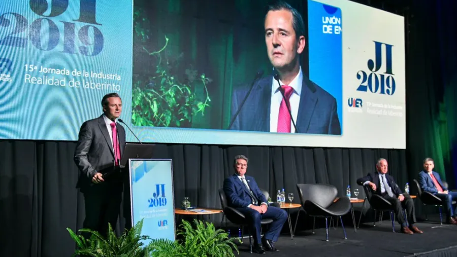 Bahl en la jornada de la industria