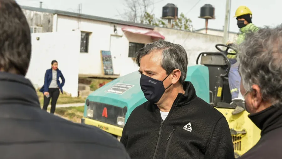 "Estamos recuperando Paraná”, dijo Bahl al recorrer obras de asfalto "Estamos recuperando Paraná”, dijo Bahl al recorrer obras de asfalto