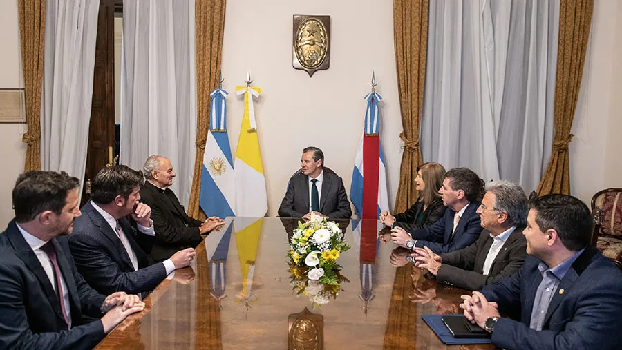 Los funcionarios provinciales recibieron en Casa de Gobierno al canciller de la Academia Pontificia de las Ciencias y de la Academia Pontificia de las Ciencias Sociales, monseñor Marcelo Sánchez Sorondo.