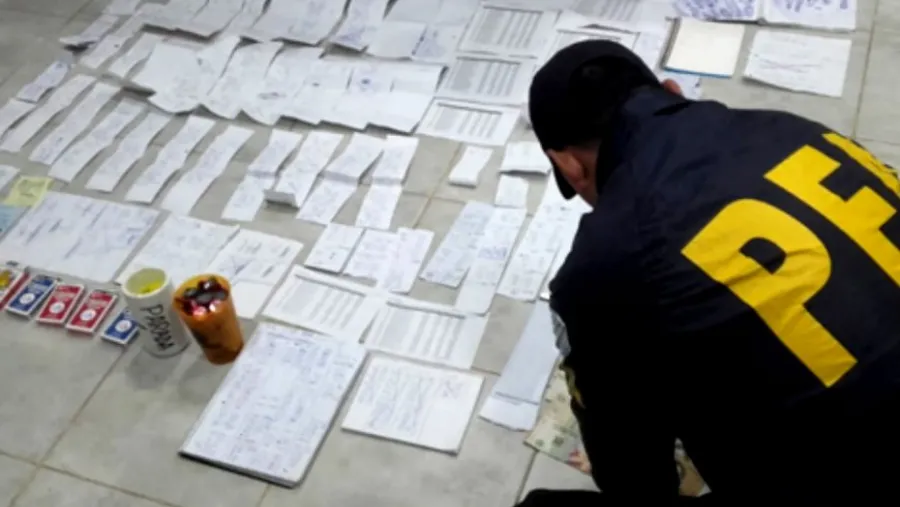 Cuatro detenidos por usar un bar en Colón para encubrir una quiniela clandestina