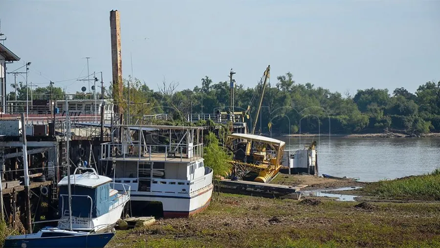 El río mostró vestigios del antiguo Puerto Nuevo, un punto de transporte de mercaderías y pasajeros inaugurado en 1907.