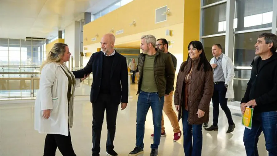 La vicegobernadora criticó la visita de Rodríguez Larreta y Frigerio al Hospital de la Baxada de Paraná y señaló “el abandono que hizo el gobierno de Cambiemos que recuerdo los respiradores del hospital vencidos y sin utilizar”.