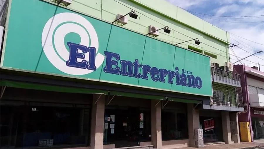 Al disponer la quiebra de Bazar El Entrerriano, el juez decretó “la inhibición general de bienes de la empresa”; la “inhabilitación” de los integrantes de la sociedad; y ordenó “prohibir a los integrantes del directorio, ausentarse del país”. Al disponer la quiebra de Bazar El Entrerriano, el juez decretó “la inhibición general de bienes de la empresa”; la “inhabilitación” de los integrantes de la sociedad; y ordenó “prohibir a los integrantes del directorio, ausentarse del país”.