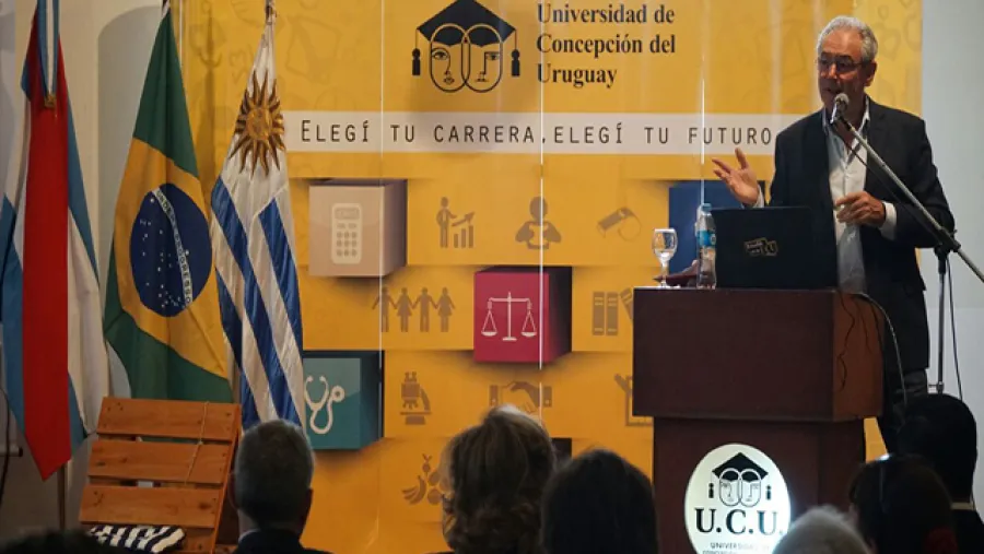 Atilio Benedetti disertó en la Universidad de Concepción del Uruguay