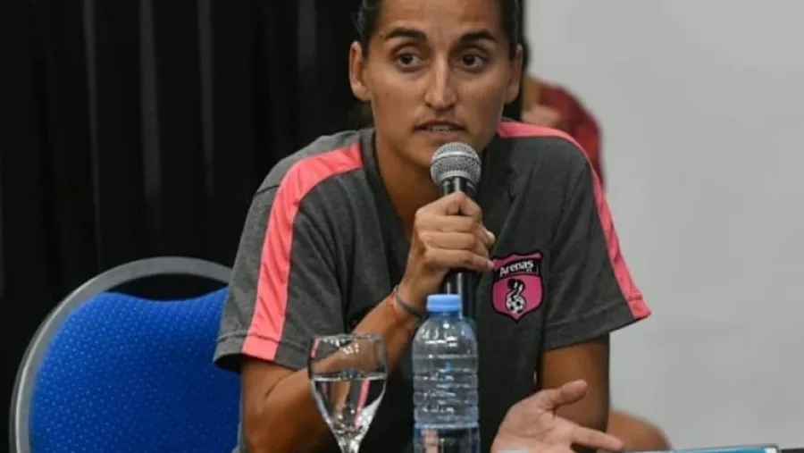 Carolina Benke presidirá de Arenas FC: “El principal proyecto es el del predio propio” Carolina Benke presidirá de Arenas FC: “El principal proyecto es el del predio propio”