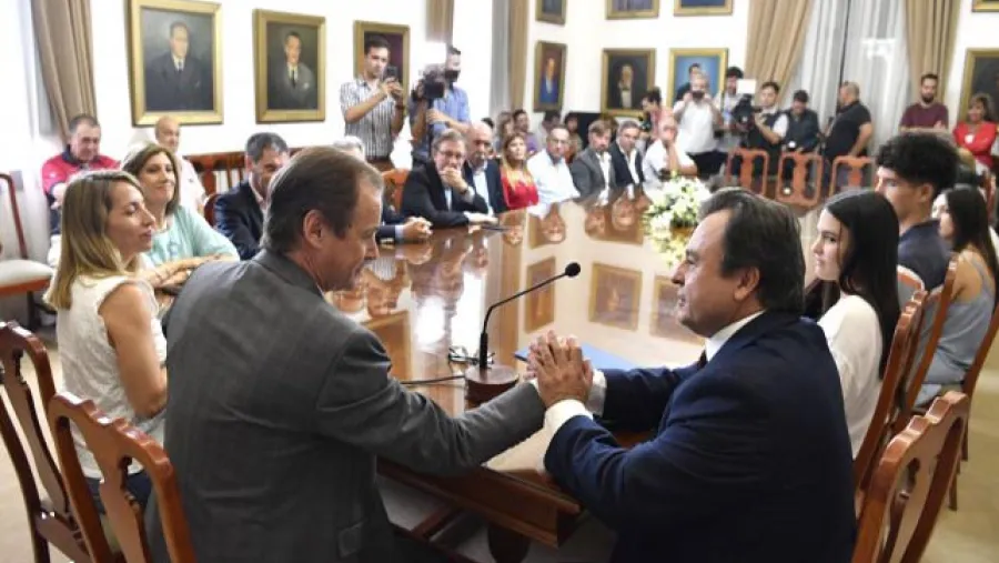 Bisogni saluda a Bordet al asumir como titular del IAPV Bisogni saluda a Bordet al asumir como titular del IAPV