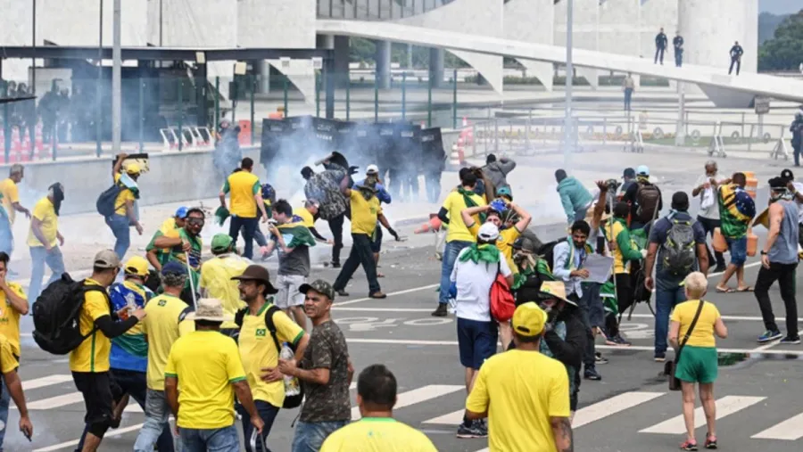 Los manifestantes pedían la intervención de las Fuerzas Armadas en Brasil.