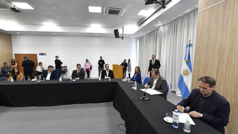 Senadores destacaron los anuncios del ministro Katopodis sobre la ruta 18