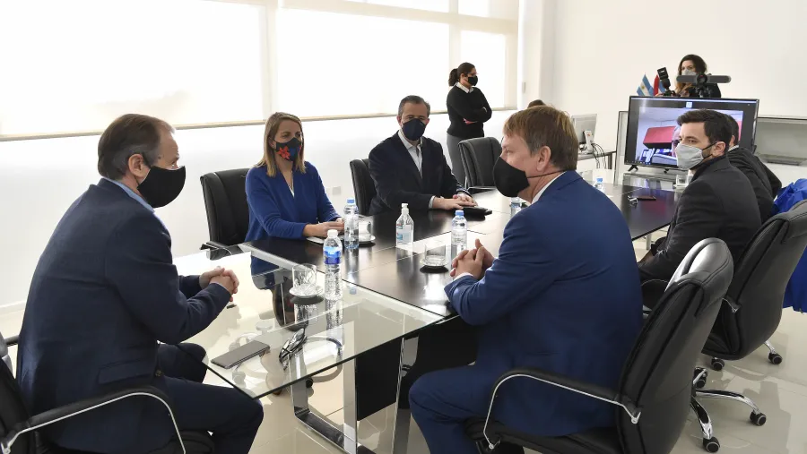 Tras la firma del contrato, comenzará la obra de doble vía del acceso este a Paraná Tras la firma del contrato, comenzará la obra de doble vía del acceso este a Paraná