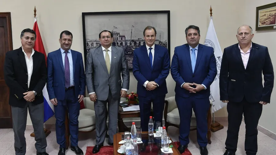 Reunión con autoridades portuarias de Paraguay 