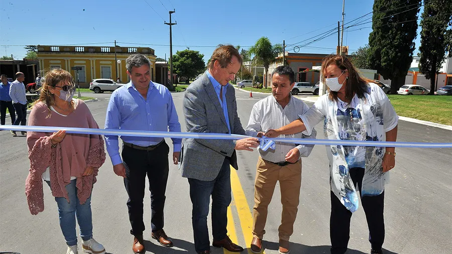 El gobernador Gustavo Bordet inauguró junto a autoridades locales y provinciales el acceso a Aldea Brasilera.