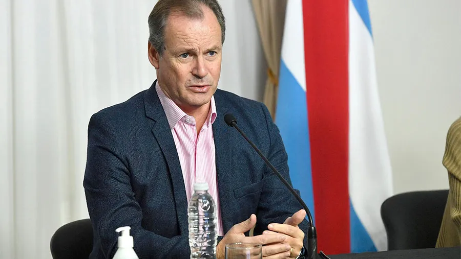 Para Gustavo Bordet el proyecto de Emergencia Solidaria “nos abarca a todos y en buena hora porque no podemos hablar de solidaridad si no empieza por casa”.