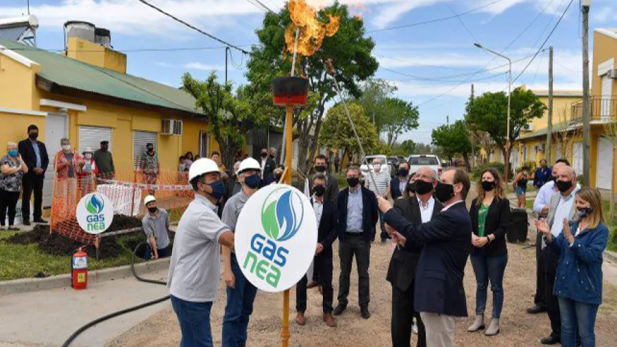 Bordet inauguró la ampliación de la red de gas en Caseros
