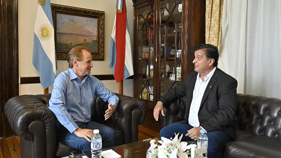 Gustavo Bordet recibió a Marcelo Casaretto para fortalecer la candidatura a presidente de Sergio Massa. Gustavo Bordet recibió a Marcelo Casaretto para fortalecer la candidatura a presidente de Sergio Massa.