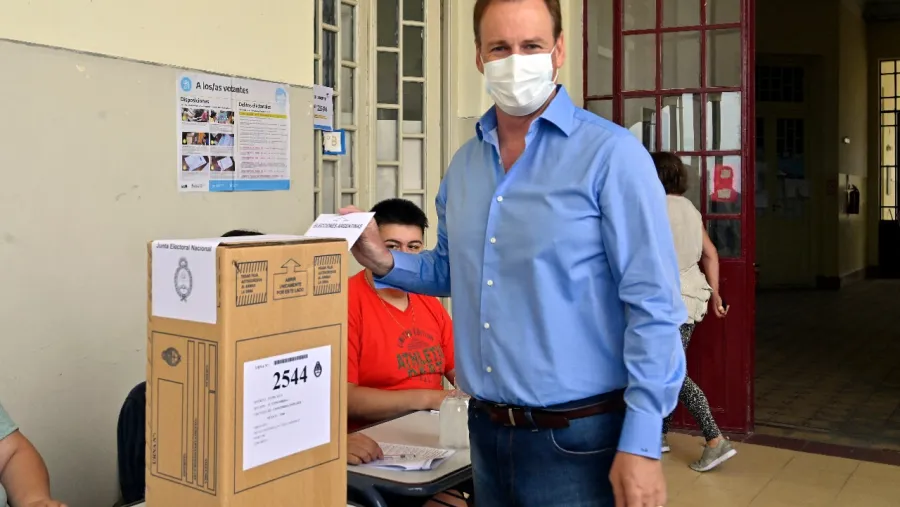 Bordet votando generales 