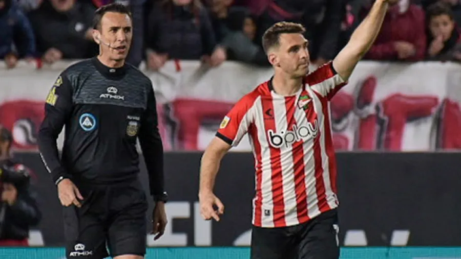 Liga Profesional de Fútbol: Estudiantes frenó el envión de Racing en La Plata Liga Profesional de Fútbol: Estudiantes frenó el envión de Racing en La Plata