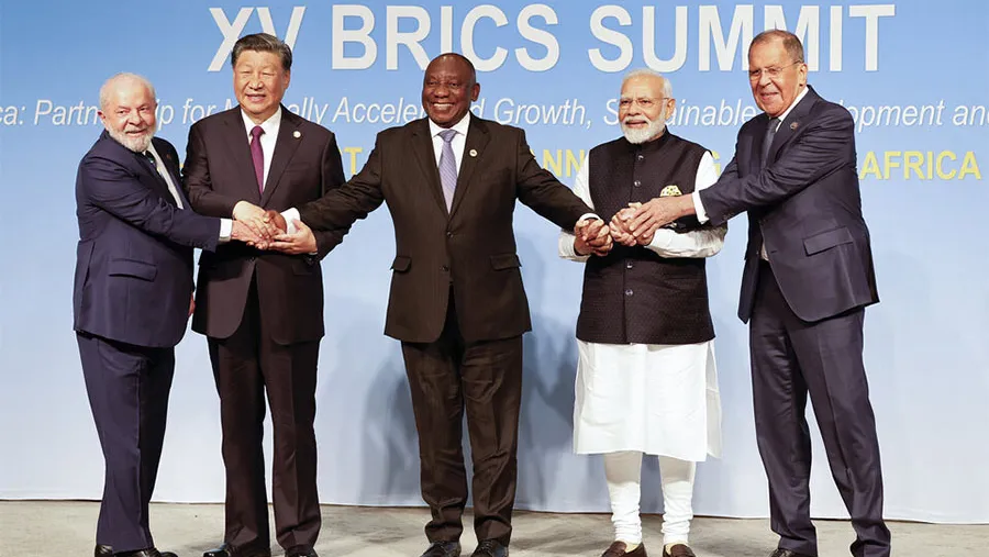 Los presidentes de Brasil, Lula da Silva; de China, Xi Jinping; de Sudáfrica, Cyril Ramaphosa; el primer ministro de India, Narendra Modi; y el ministro de Relaciones Exteriores de Rusia, Sergei Lavrov. Los presidentes de Brasil, Lula da Silva; de China, Xi Jinping; de Sudáfrica, Cyril Ramaphosa; el primer ministro de India, Narendra Modi; y el ministro de Relaciones Exteriores de Rusia, Sergei Lavrov.