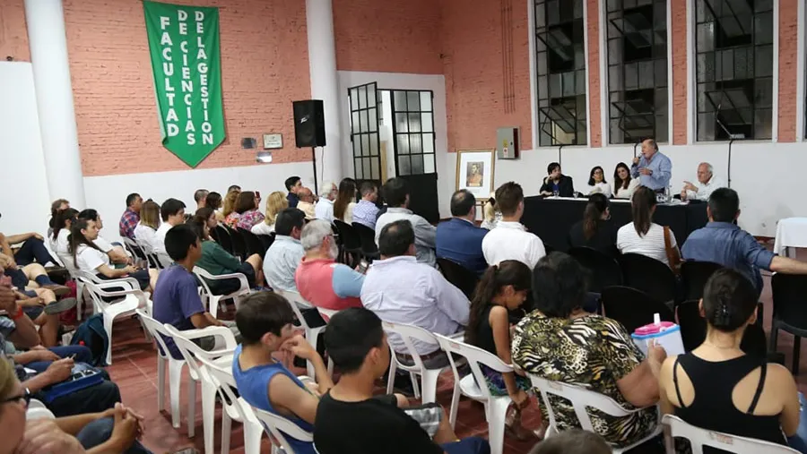 El ex gobernador Jorge Busti destacó que “uno de los objetivos primordiales que nos propusimos desde un primer momento al conformar este grupo de trabajo, es lograr acercar la historia de ´Pancho´ Ramírez a los más jóvenes”.